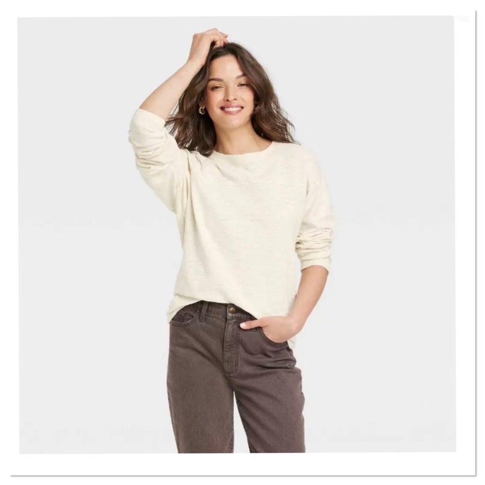 Women’s Long Sleeve Shirt Universal Thread